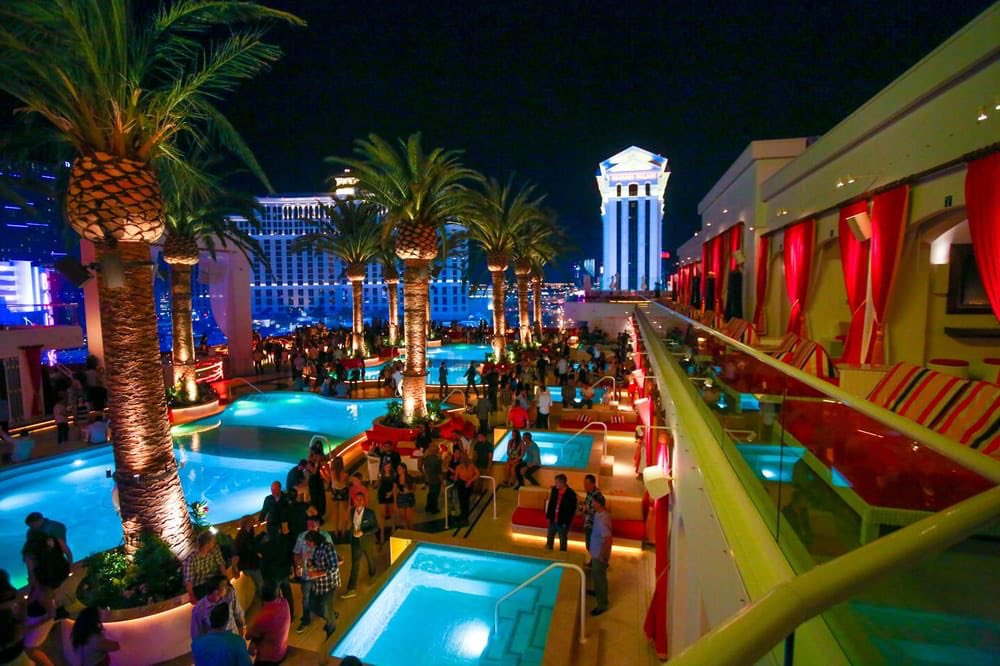 drais_manion's tweet photo. This Tuesday, June 27th #NightSwim at #Drais Beachclub Nightclub with @djrossone! 💦
Txt for FREE #Guestlist!
#DraisLV #DjRossOne @SKAMARTIST https://t.co/k9rmsEpi2P