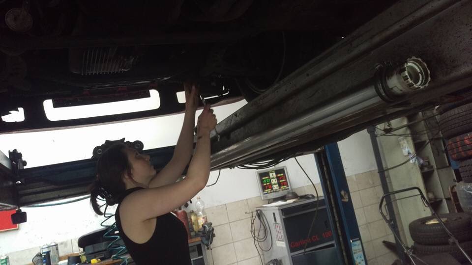 TeamE36's tweet photo. MAID urgendly needed new tie rods! She wasn't even drivable anymore!
#TE36 #repairs #E36 https://t.co/2X6TqBz2vl