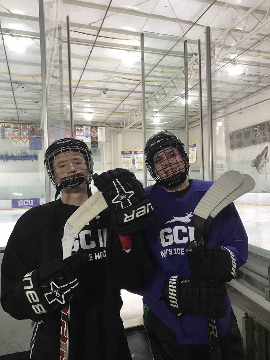 SPENCER__GEE's tweet photo. 🏒🦌 https://t.co/tI56F0zg15