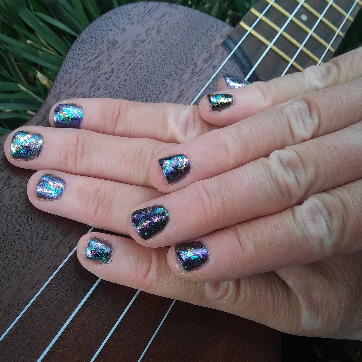KatyLambson's tweet photo. #Nails #CND #BlackPool #Additives #PinkGoldSparkle #GreenGoldSparkle #VioletPearl #MetalicEffect #Foilnail #RainbowSwirl #ArtisticDesign https://t.co/danfXqK7nk