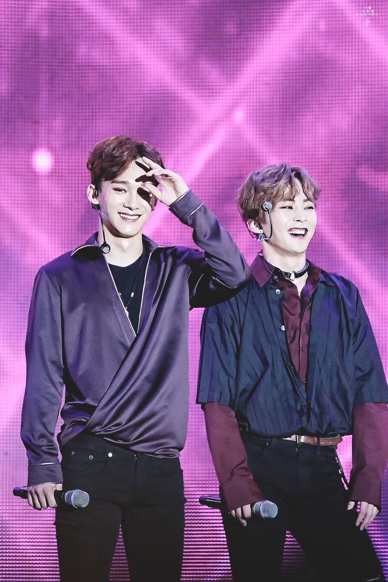 CHENlog's tweet photo. 💜💜💜 https://t.co/eDBctKjBHF
