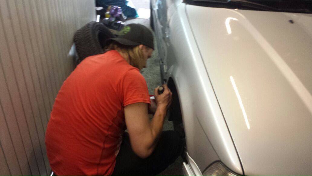 TeamE36's tweet photo. A few days after our youngest E36 got 19, ELMA got new brake pads!
#TE36 #repairs #E36 #BMWE36 https://t.co/0uJj21gnGs