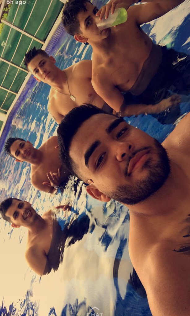 navi209_'s tweet photo. Day 1 w/ the day 1s🍻🇲🇽 #WhereIsT https://t.co/HAMFOBHVKP