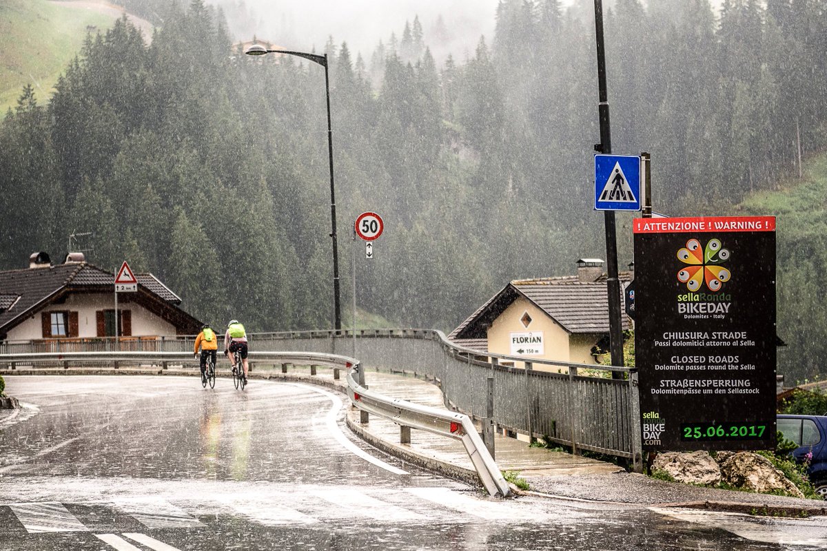 leider hat der gestrige Tag mit starken Gewittern und Regenfällen begonnen