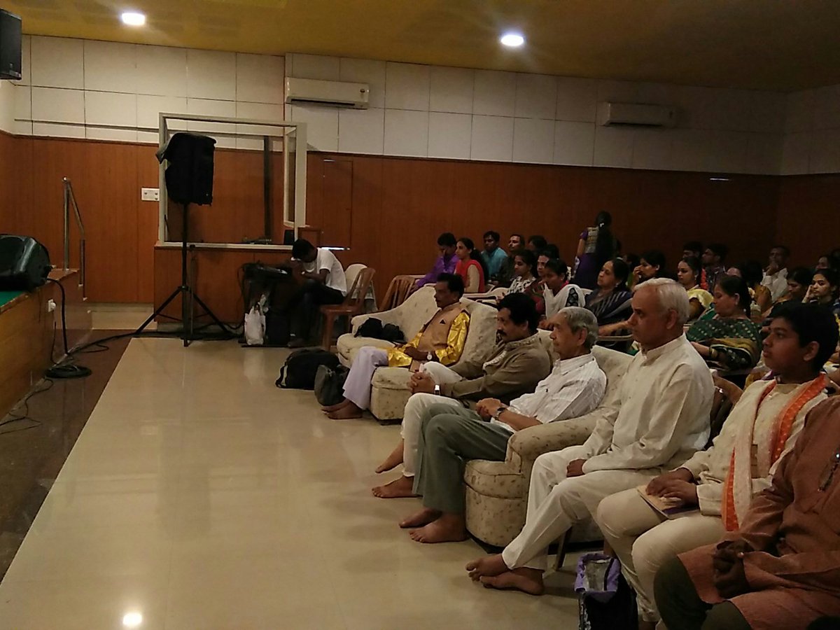 naveennpujar's tweet photo. @maiharun #GuruPoornima #HindustaniMusicFeastFest #SangeetaYagnya  @AnantBhagwat sir's #OnStageTraining https://t.co/agpQBqGy2o