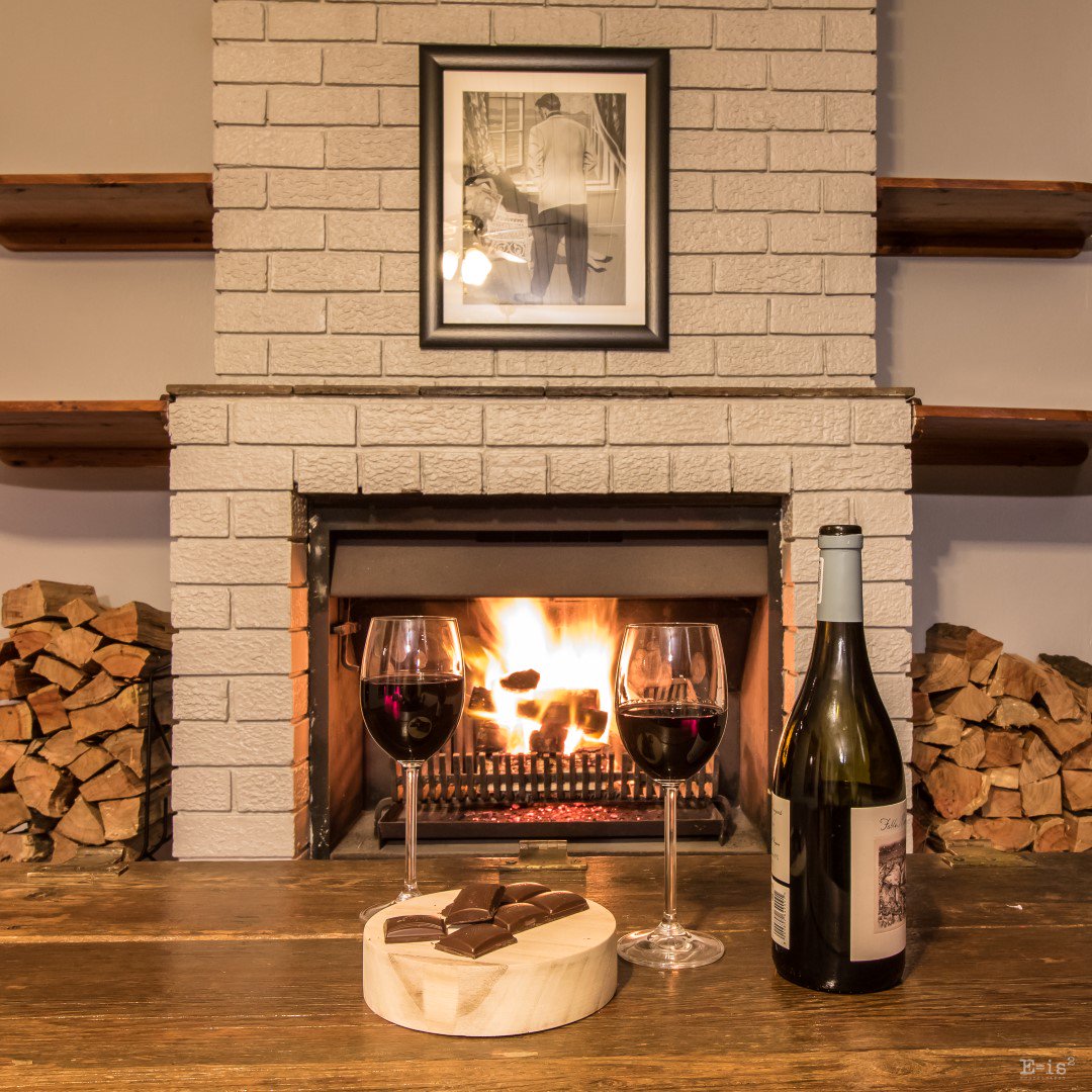 We spend Friday night in our new Farmhouse called #uitkykguestfarm #farmhouseholidays #fire #cold #winter #schoolholidays #Farmhouses