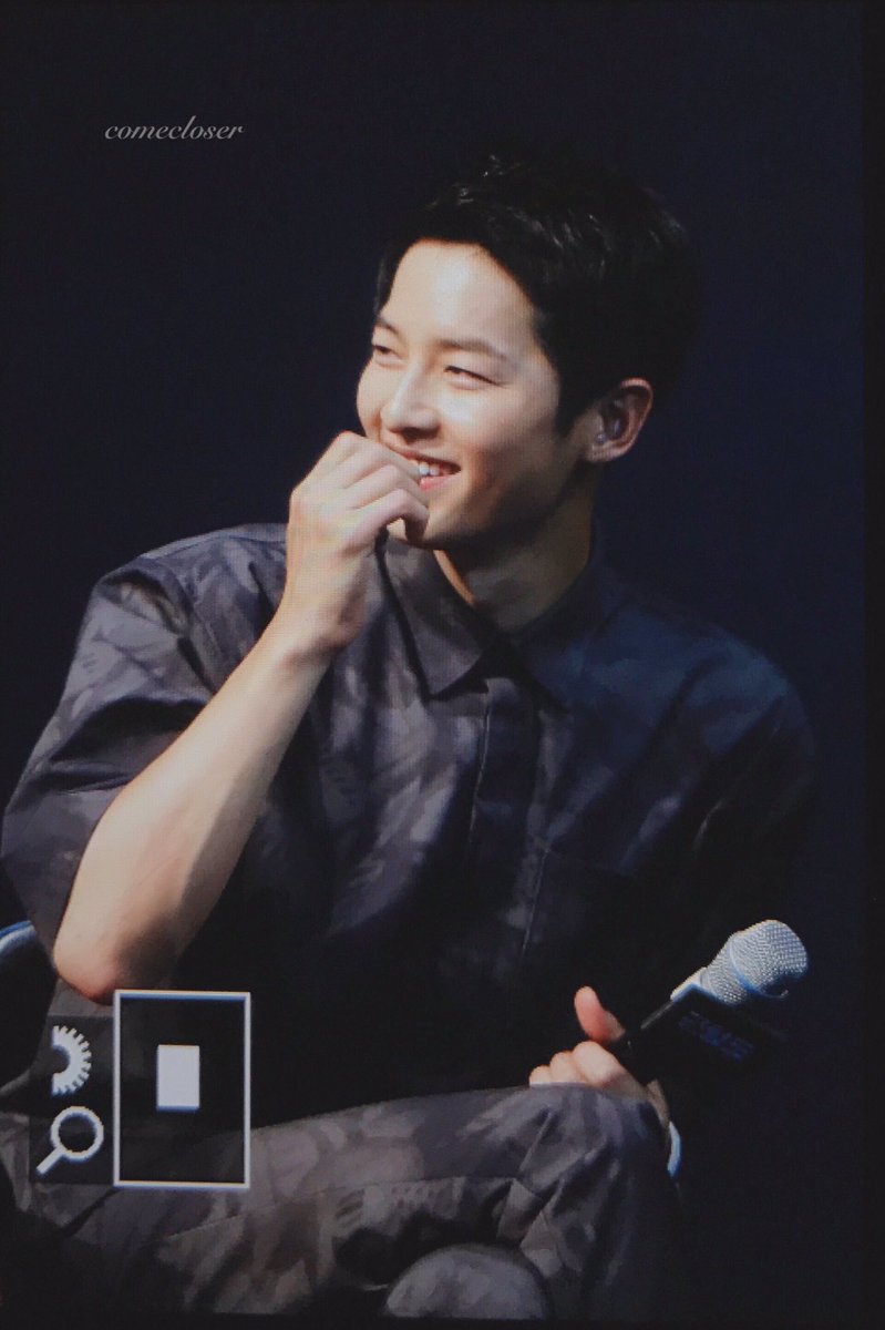 comecloser919's tweet photo. 170626 군함도 쇼케이스 #군함도 #송중기 다리 꼬고있는 모먼트 개인적으로 사랑합니다ヽ(；▽；)ノ https://t.co/Ve39BzFYT9