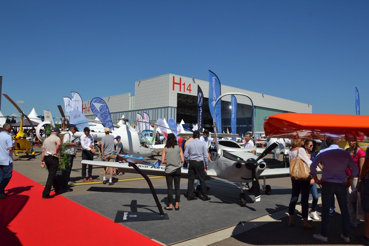 PARISAIREXPO's tweet photo. @Franceairexpo @PARISAIREXPO revient les 7/8/9 juin 2018 sur l'aéroport du Bourget notez les dates ! https://t.co/MA5URVLkRx