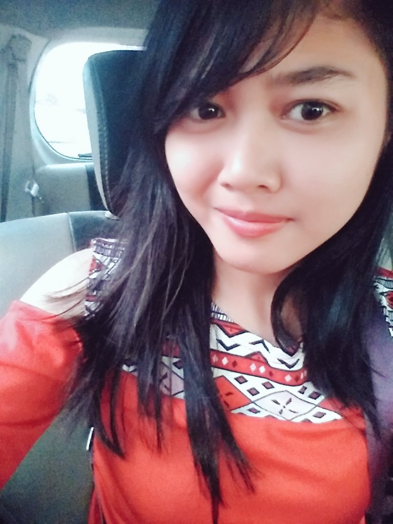 viichan24's tweet photo. Dapat hp baru sempetin selfie :v https://t.co/y7Wrj3V0I9