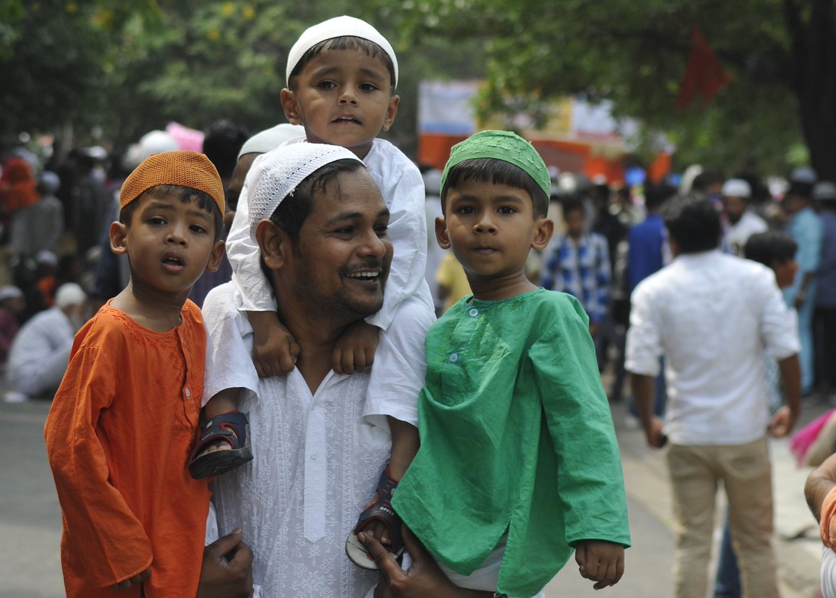 HTPunjab's tweet photo. In pics | Holy month of Ramzan ends, Punjab celebrates Eid https://t.co/SDRLfCSAGz