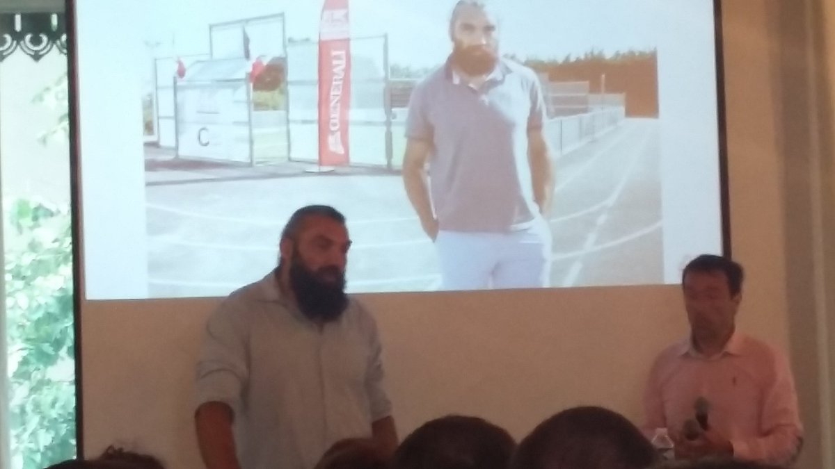 jfdecherf's tweet image. #RdvPartenairesGenerali
#EspritEquipe avec @sebchabal 
Nos partenaires Agents et Courtiers au rendez vous de la bonne humeur !