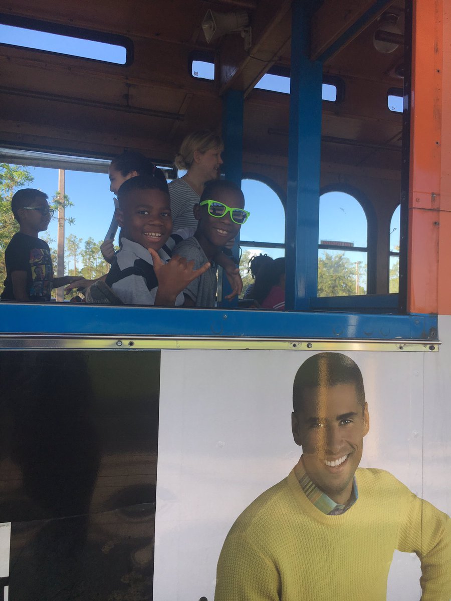 mrsyohePOB's tweet photo. Were excited for our #naples #trolleytour @ParksideProud https://t.co/hL3cIK7SFa