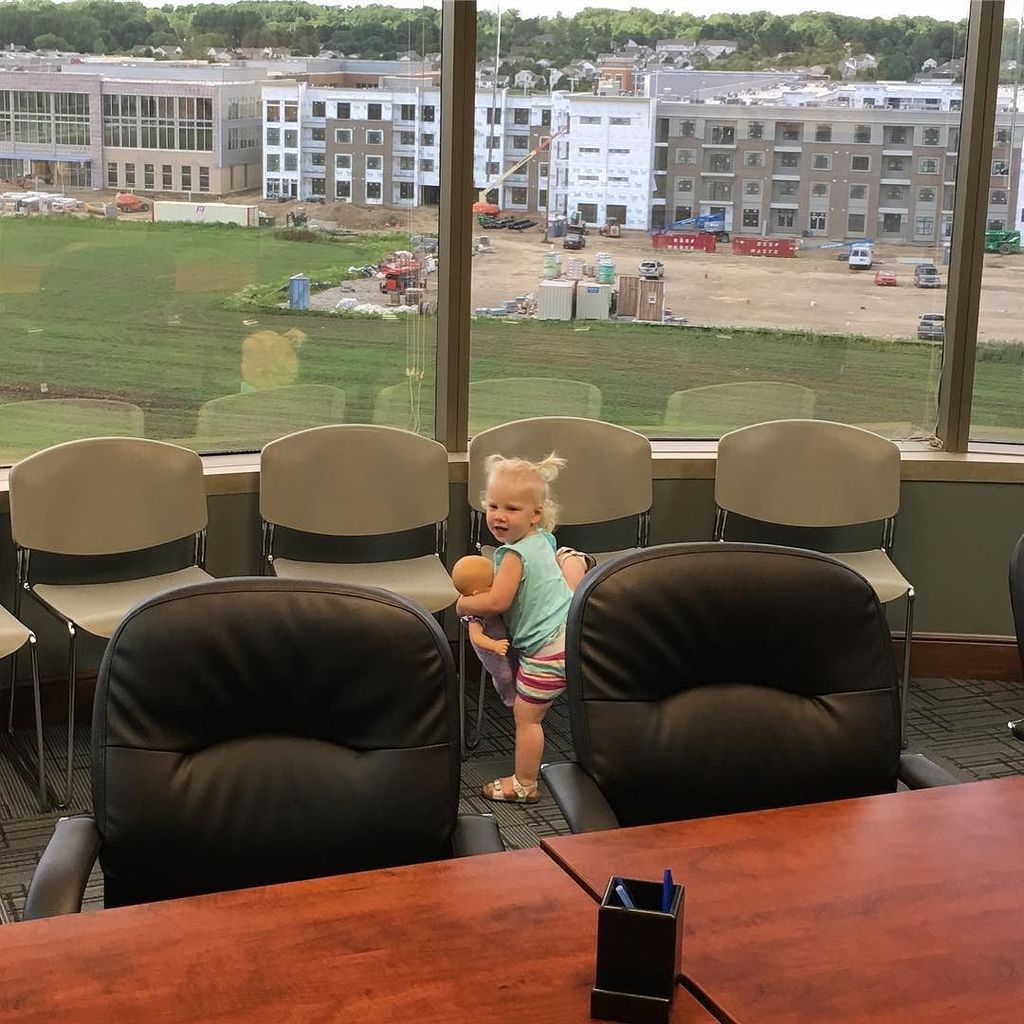 jrshannon77's tweet photo. Supervising the conference room and construction! #els2015 #columbus #cbus #servingdoortodoor #asseenincolumbus #c… https://t.co/OBpXd8zPcL https://t.co/JxRIfflR6h