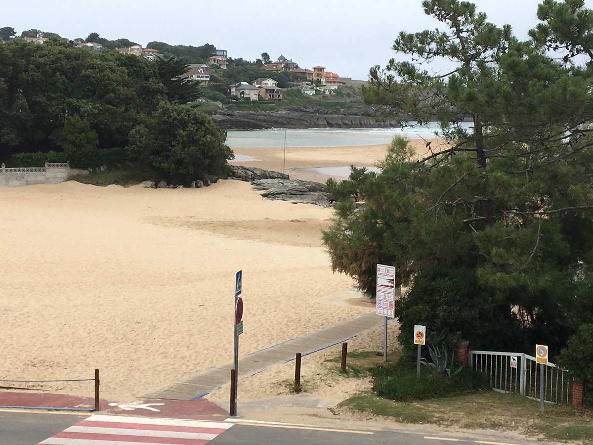PresdaleSpanish's tweet photo. View from the hotel! We'll be meeting in 5 mins for the girls to swim in the lifeguarded pool πππ¦ #arrivedsafe #sofarsogood https://t.co/4luqHiSLzk