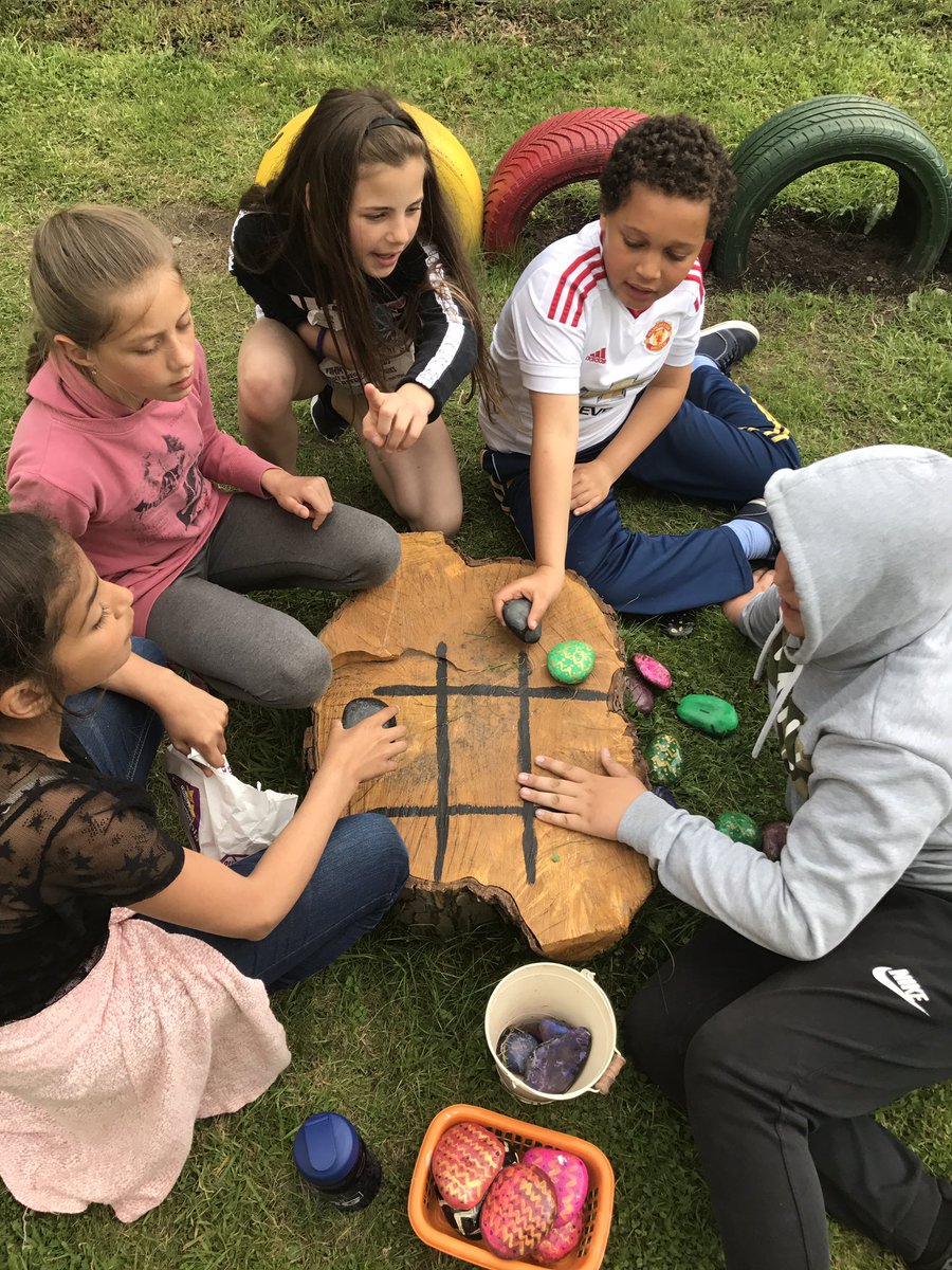 eskerpaula's tweet photo. I'm gonna miss this fantastic bunch! #endofyear #schoolgarden #5thgreen https://t.co/BK4ob3n3xN