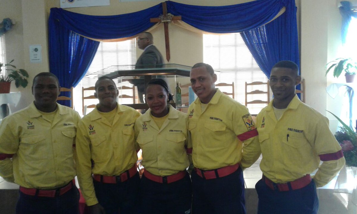 wo_fire's tweet photo. WC Riversdale Team honoured by AFM Alloridge Church congregation, for their hard work done during t/ #KnysnaFire #KnysnaRebuild #KnysnaRises https://t.co/H51kmA3M4R