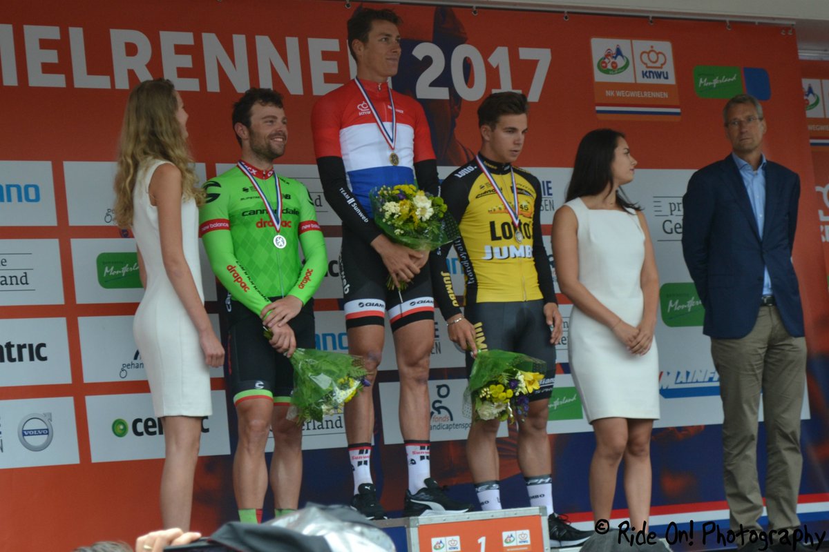 RideOnTweets's tweet photo. Podium #NKWielrennen 2017: 1. @RSinkeldam 2. @wouterwippert 3. @GroenewegenD #wielrennen #procycling #NKMontferland More photos will follow. https://t.co/A2Co3BwC09