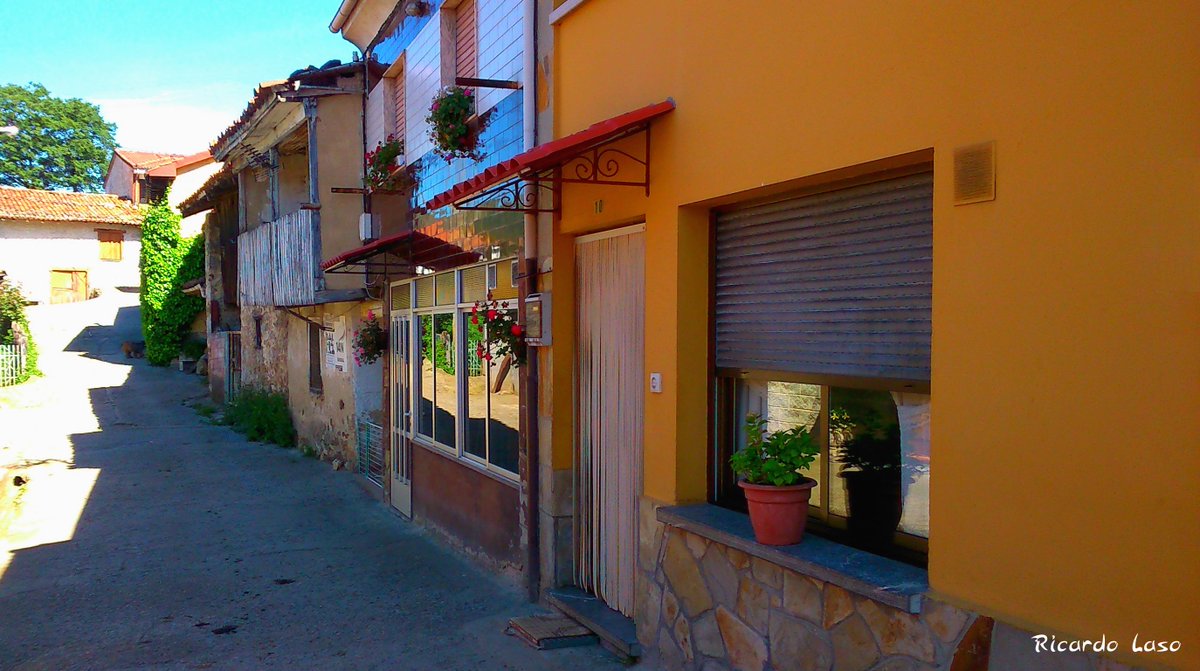 Ricardo_Laso's tweet photo. #RECONCOS / #LENA #ASTURIAS
@Localidad del @Concejo de @Lena y perteneciente a la @Parroquia de #MuñónCimero
Mi Blog https://t.co/fFOL3K3rhO https://t.co/zbSJfnzUXc