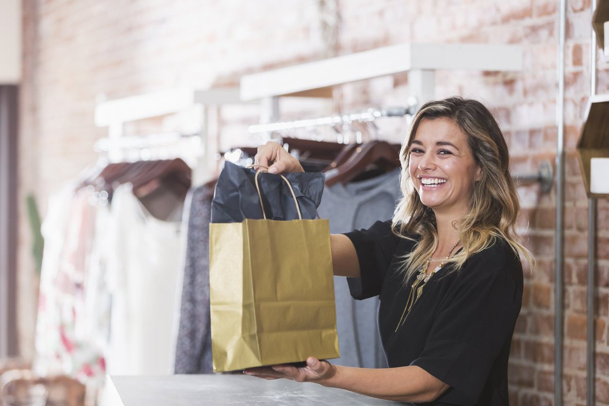 yolandafenollar's tweet photo. Te apasiona el mundo de la moda? Buscamos dependientes/as para Rebajas
Registrate aquí: https://t.co/8VRzef47f0 https://t.co/IJDtTrtT0I