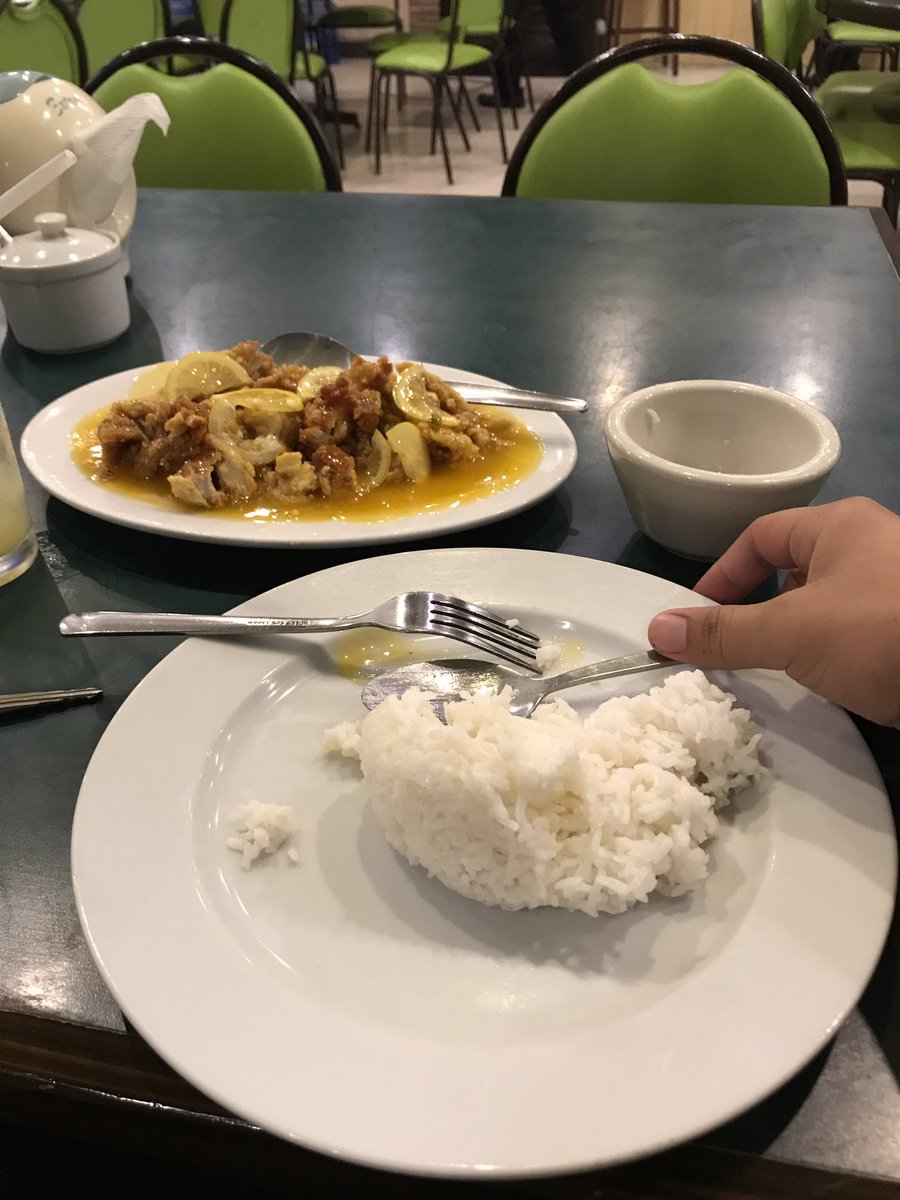 pajo_leeland's tweet photo. Cuz im craving for lemon chicken. #ahfat https://t.co/RzFtlsTiCA