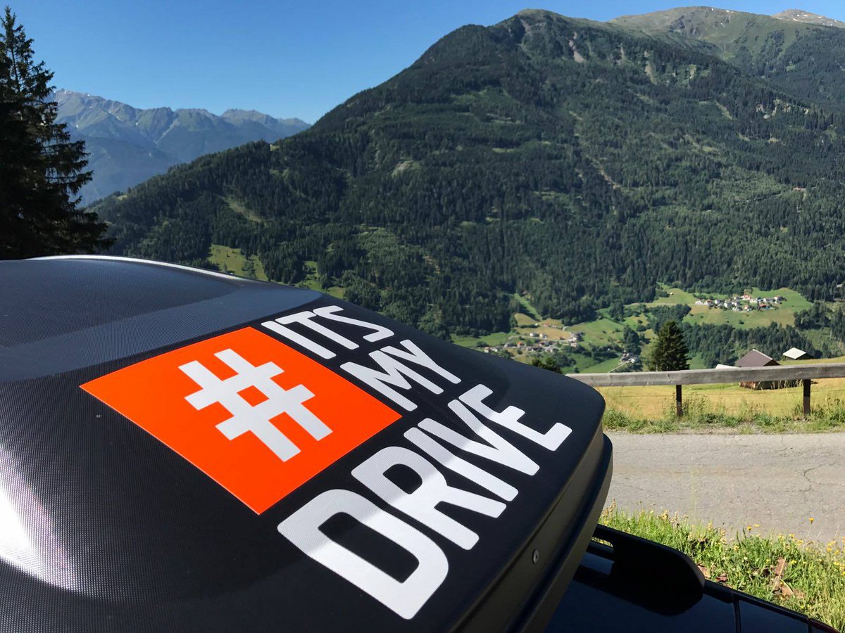 itsmydrive's tweet photo. Gister gestart en nu 'ergens in de Alpen'😎 Suc6 #RoadWarriors met de #BarrelChallenge! #trotsesponsor #ITSMYDRIVE -> https://t.co/3Dt05EEx28 https://t.co/0uUcHGTu9d