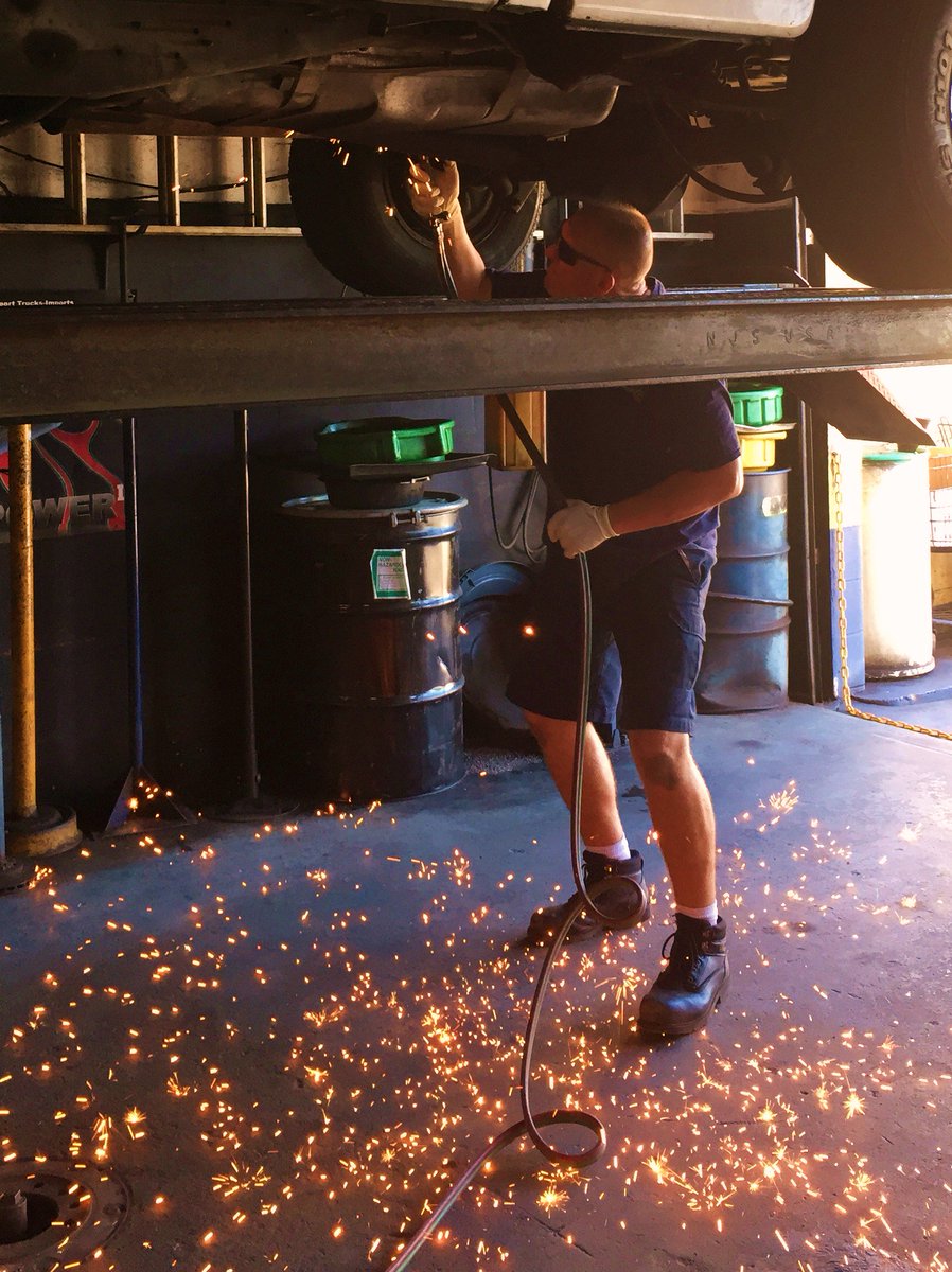 Rogersgotchamot's tweet photo. Happy Monday #welding #prefireworks #leaveit2theprofessionals #rollinnthedepthsoffire https://t.co/b7JV8GGA40