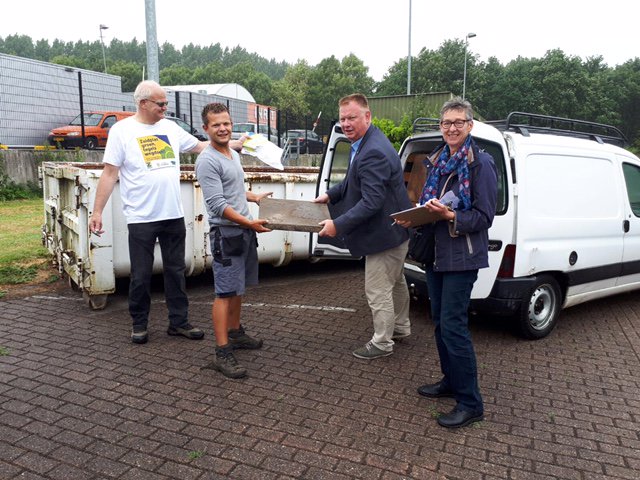 Opbrengst actie Tegels voor Groen; een container vol tegels! Lees hier het verslag: 
zuidplasgewoongrenzeloos.nl/duurzaam/nieuw… #biodiversiteit <a href="/Zuidplas/">Gemeente Zuidplas</a>