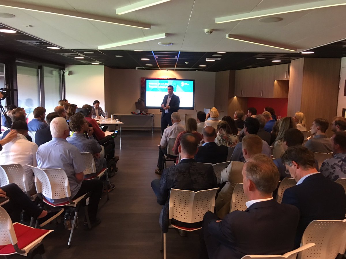 AstridKokmeijer's tweet photo. Pitchevent voor 11 sociale ondernemers in kader TwenteMove2Social #kplusv #rabobank  en 9 andere partners #sociaal #ondernemerschap #mooi https://t.co/0T2lYRLvKw