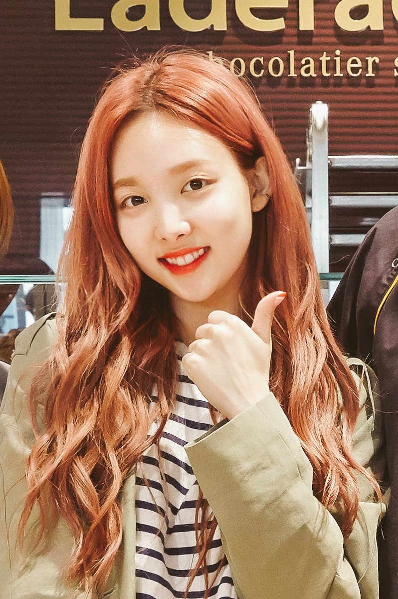 트와이스 스위스 여행 미공개 이미지  출처-m.blog.naver.com/PostList.nhn?b… 리터치-digi0324 longpixel-3000 #트와이스스위스여행 #스위스 #트와이스티비5