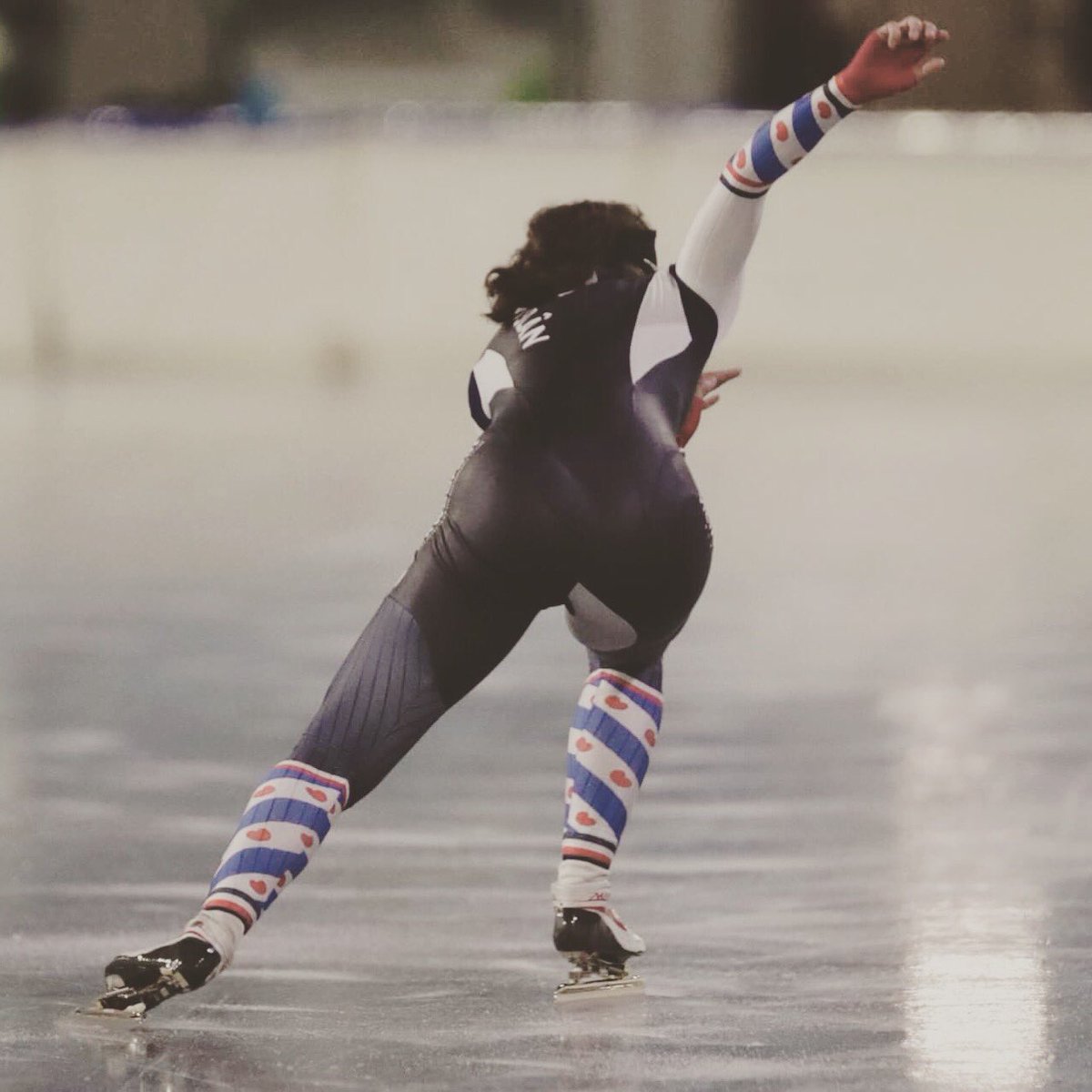 mayonkuipers's tweet photo. Mijn nieuwe pak voor komend seizoen! Genieten van de laatste weken op het zomer ijs.  #GewestFryslân #schaatsen Thnx @schaatsfotos voor ��. https://t.co/3QgtzmNNR4