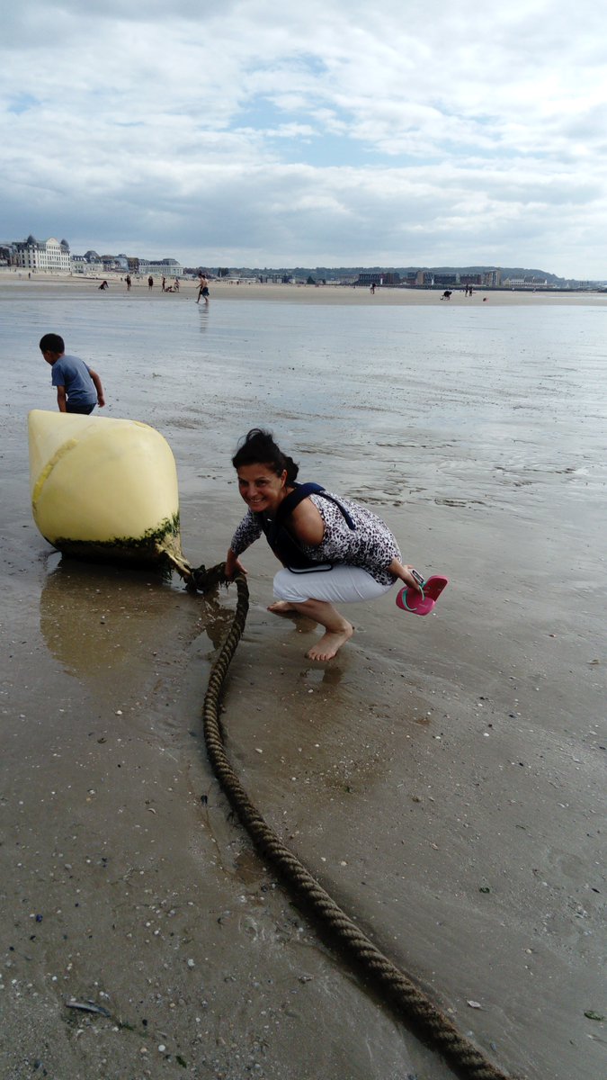 Misscougar's tweet photo. #misscougarfrance des kissssss de #honfleur😍😞😢😢👄👄👄 https://t.co/oA6tgDRMuK