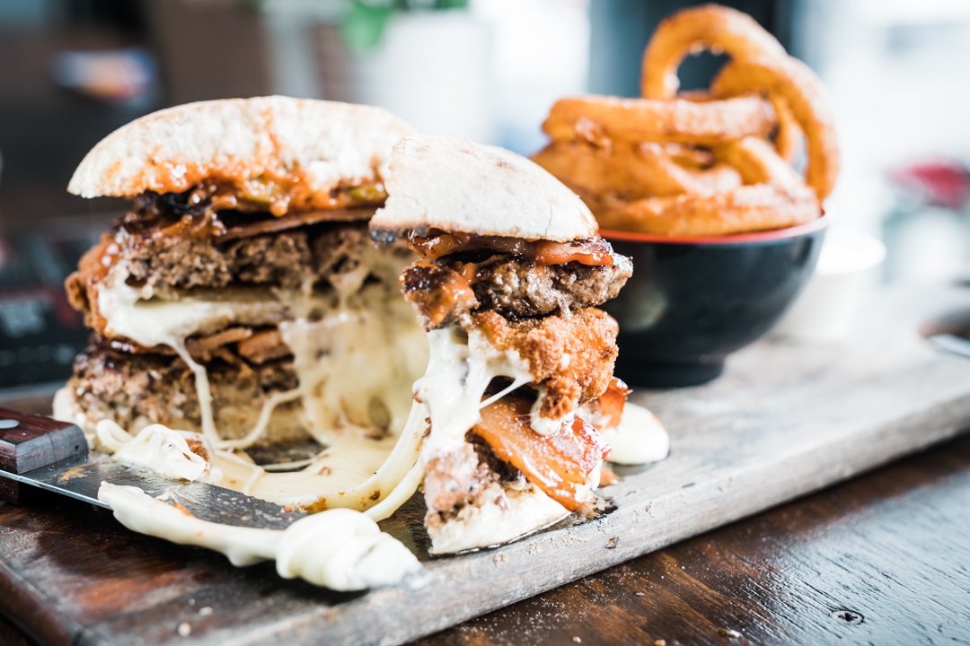 Famished? You won't be after dining on the boss hogg at Inferno Grill and Cafe in Maroubra #hamburger