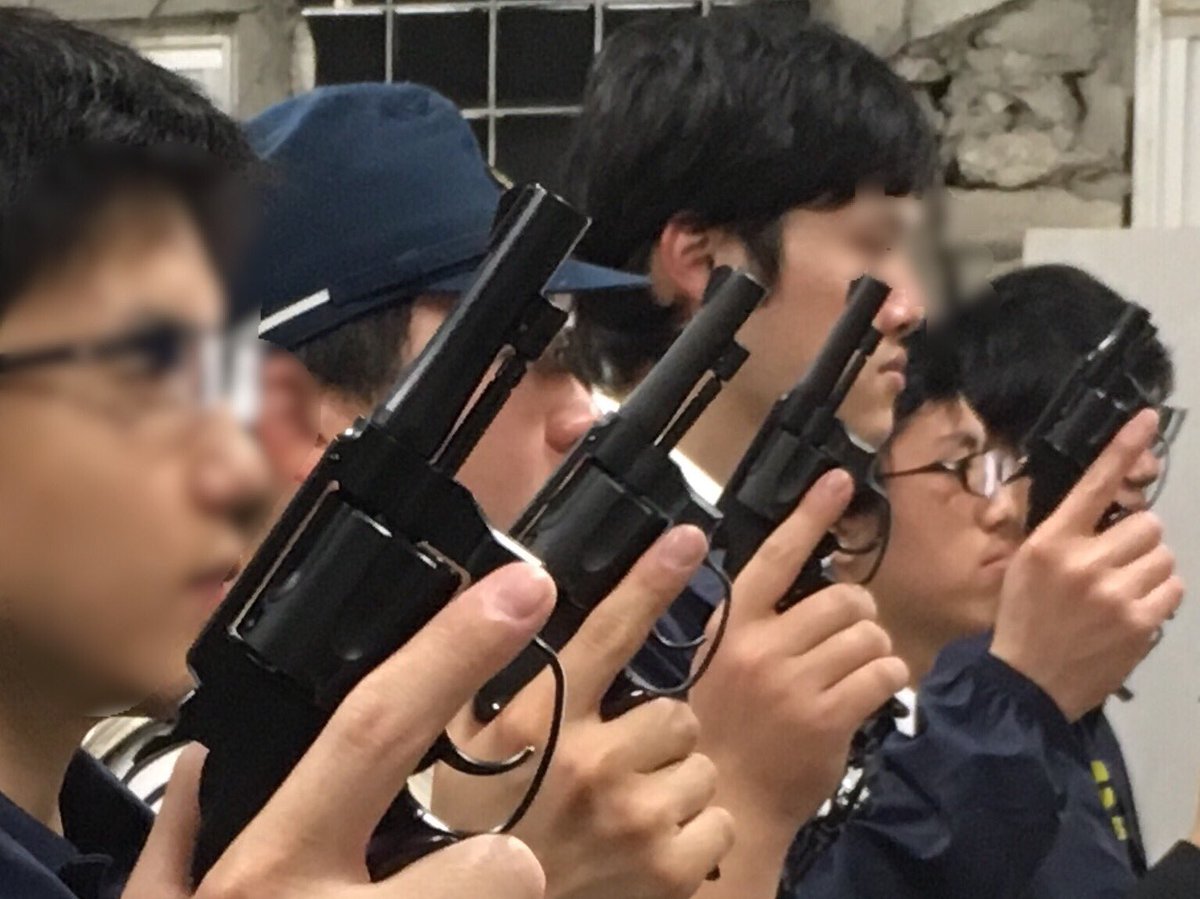 MIU_megu's tweet photo. 首都圏地方捜査局、朝の点検の様子。
#首都圏地方捜査局 #CBI #JPNLE #ハマポリリスペクト #LE装備 #通常点検 https://t.co/pQwNsXuzkS