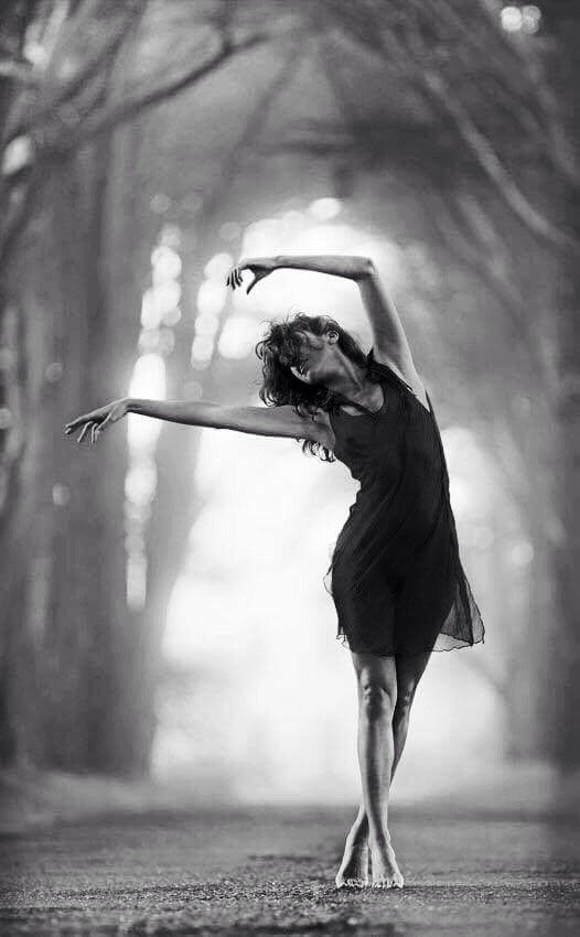 DanniSr8's tweet image. 🌿Que ton vers soit la bonne aventure 
     Éparse au vent crispé du matin
     Qui va fleurant la menthe et le thym...
Paul Verlaine