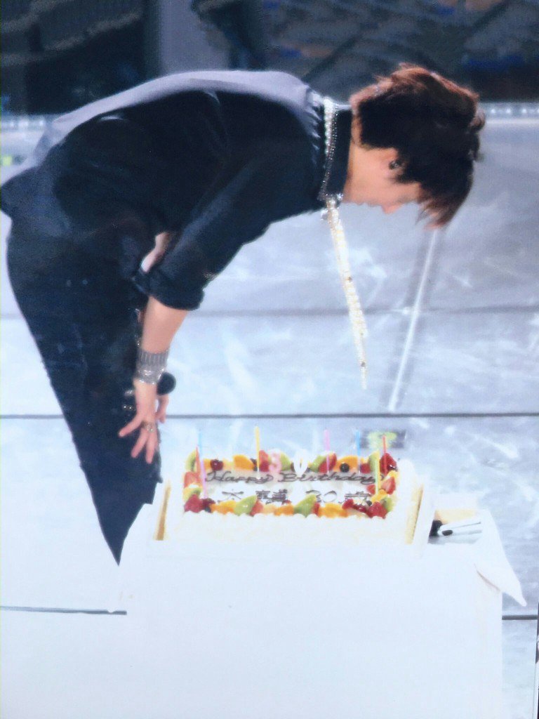 saori629's tweet photo. Kis-My-Ft2 LIVE TOUR 2017『MUSIC COLOSSEUM』

6/22名古屋公演
藤ヶ谷くん30歳バースデーケーキ https://t.co/g78pnxvyby