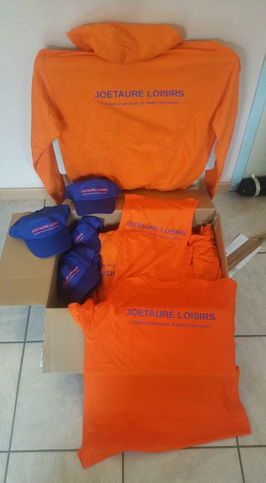 JoetaureLoisirs's tweet photo. Reception des nouveaux vêtements aux couleurs de l'entreprise 😀 #StructuresGonflables #Montauban #TarnEtGaronne https://t.co/9mk9GPzgm0
