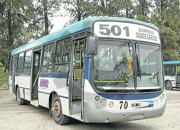 AlertasTransito's tweet photo. Amplia info #PARO @horariostren: #ParoDeColectivos #Linea324, #Linea501, #Línea504, #Linea583 Por agresión a chófer https://t.co/NiKYveofUd