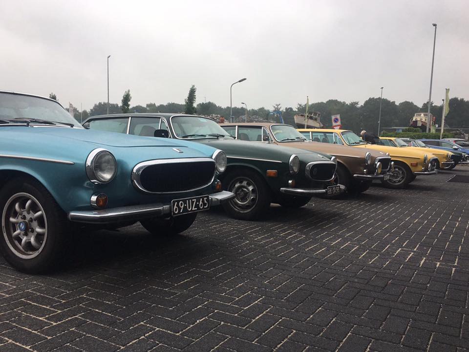 Volvoraalte's tweet photo. #P1800es Tijdens een tour door Gelderland en Overijssel even uitrusten bij #Autotechniekraalte onder het genot van koffie met P1800gebak! https://t.co/GuZuX7AagB