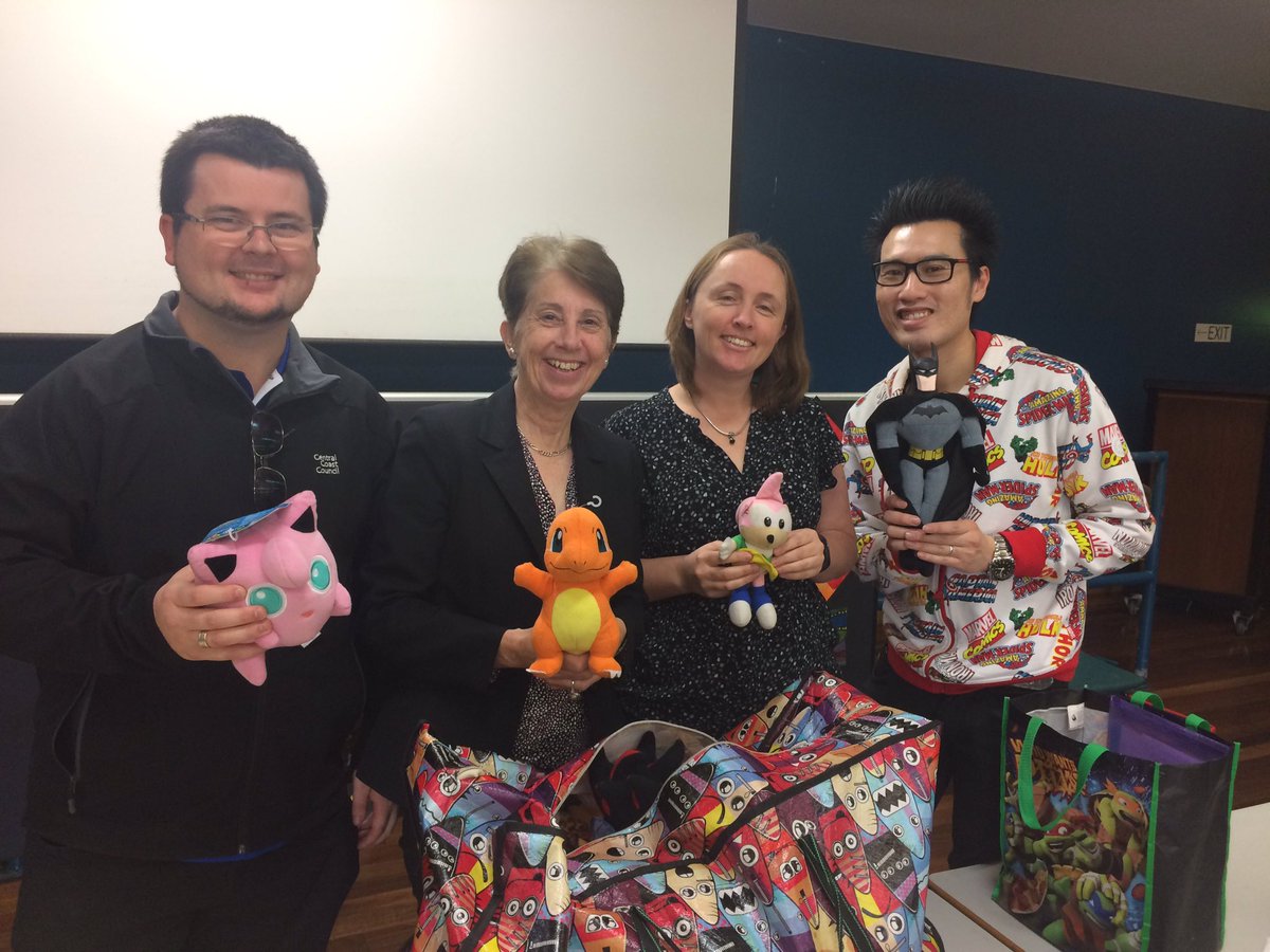 TeachingMissE's tweet photo. Thanks Central Coast Council Library for hooking us up with a visit from @oliverwinfree ... Best afternoon #hilarious #TEPSLibrary #stage3 https://t.co/jw3vMrV3Xs