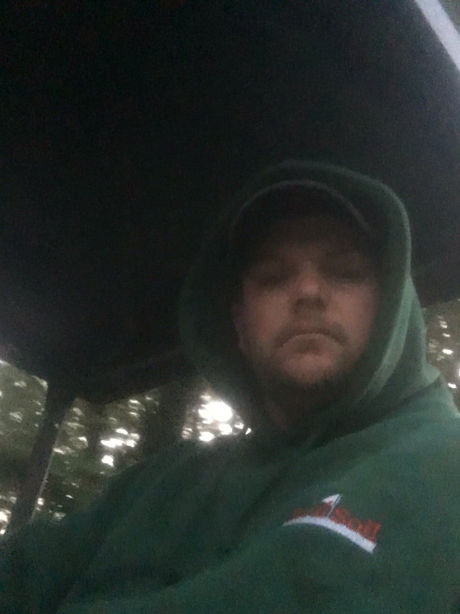 hcc_super_1910's tweet photo. #hoodiesup! She's a beaut this morning Clark! #geturdun https://t.co/v53CHaUM2Q
