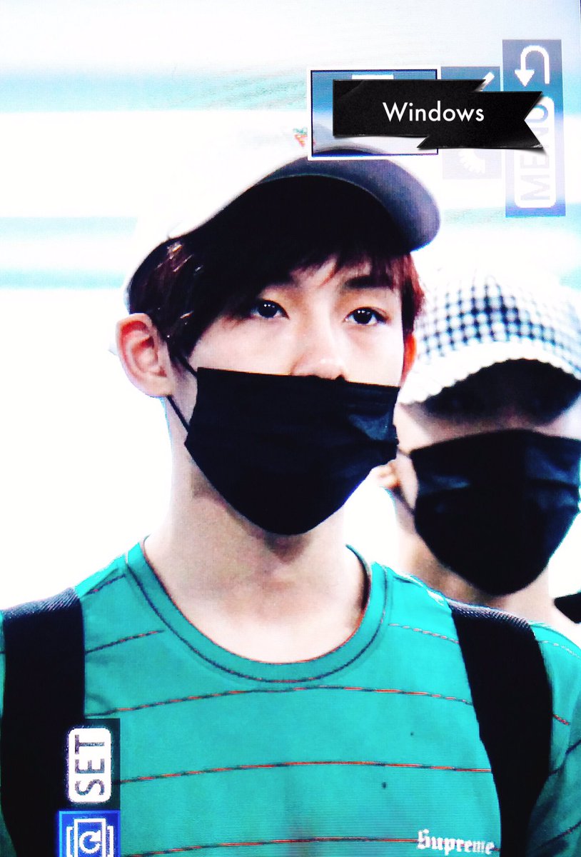 win_dows1028's tweet photo. 170626 인천 도착 #WINWIN https://t.co/BrscpHM4St