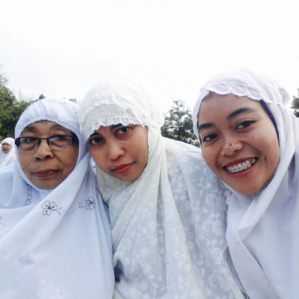 marlputri's tweet photo. Happy belated Eid Mubarak! https://t.co/1bSIKU1JgL