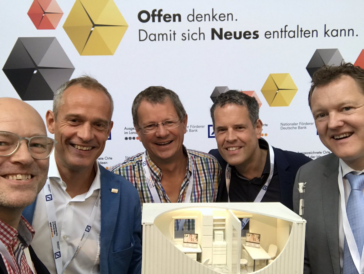 RFRC_EU's tweet photo. Danke !! Unser Team @RFRC_EU freut sich sehr über die Anerkennung für den Medizincontainer für Flüchtlinge - Glückwunsch an alle #100orte17 https://t.co/4KdV83XmZQ