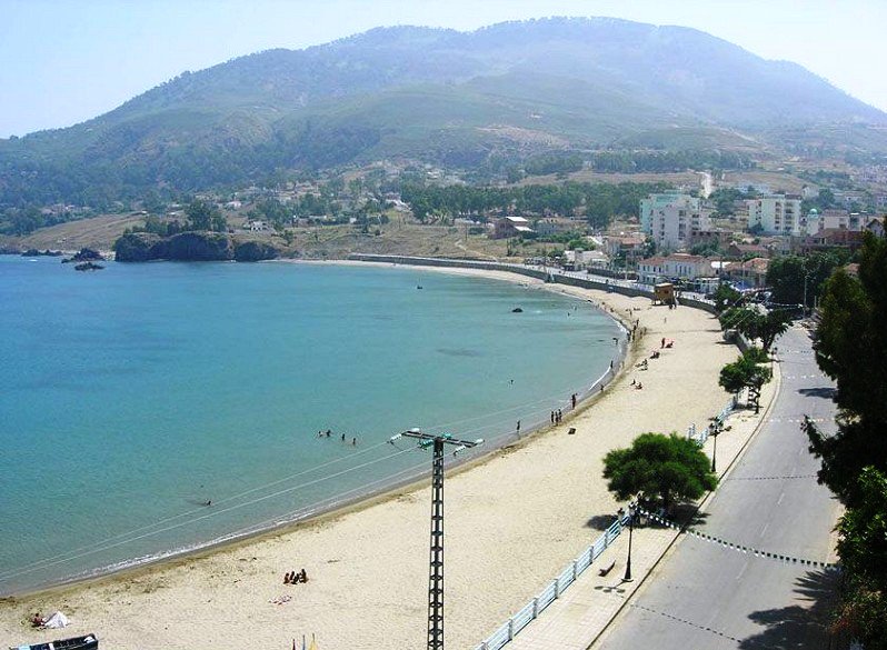 radioalgerie's tweet photo. Bonjour de l'#Algerie de la plage #chetaibi #Annaba https://t.co/g0bwMnFe8N