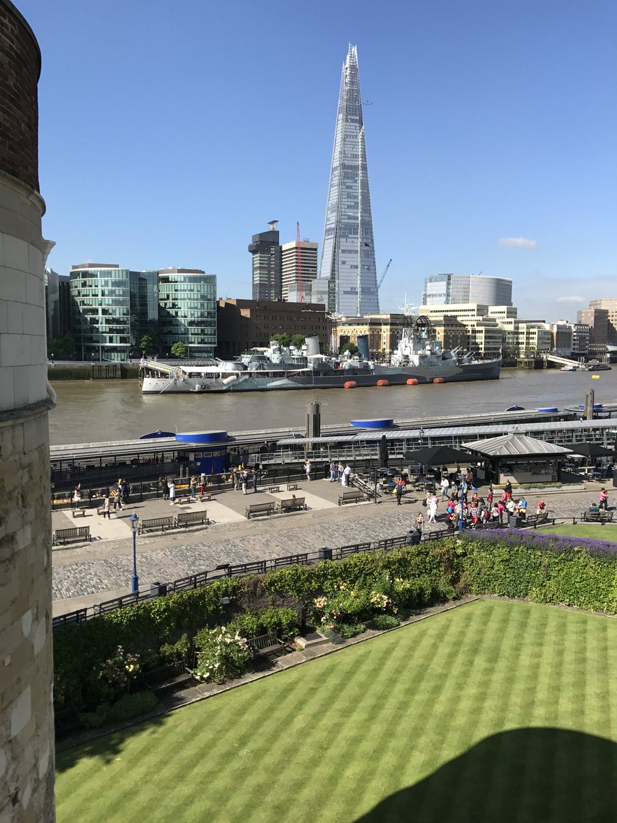 RickRwf's tweet photo. #kitchen fitting in Byward Tower @TowerOfLondon.   Heritage buildings require #ingenious solutions!   Fantastic view! https://t.co/KOjikUg2Yn