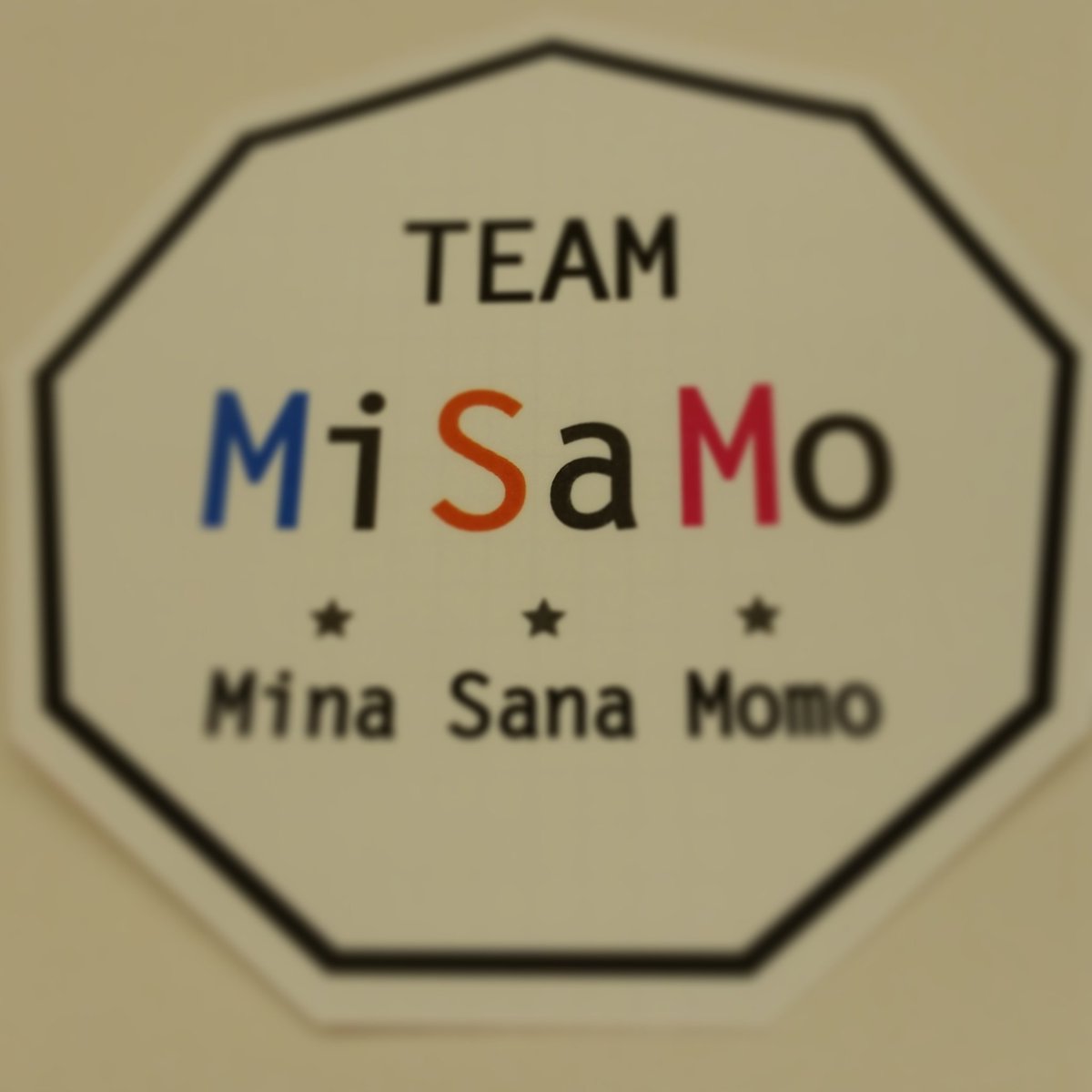 TeamMinaMyoi's tweet photo. 7/2(日)ショーケースでTeamMiSaMoステッカー配ります❗欲しい人はぜひ🎵
無料なので1人1枚でお願いします🙏
時間:13:30~14:30、16:30~17:30
場所:会場周辺
※予定なので変更の可能性あり
#TeamMiSaMo
#ミサモ https://t.co/6aI6qLo2FH