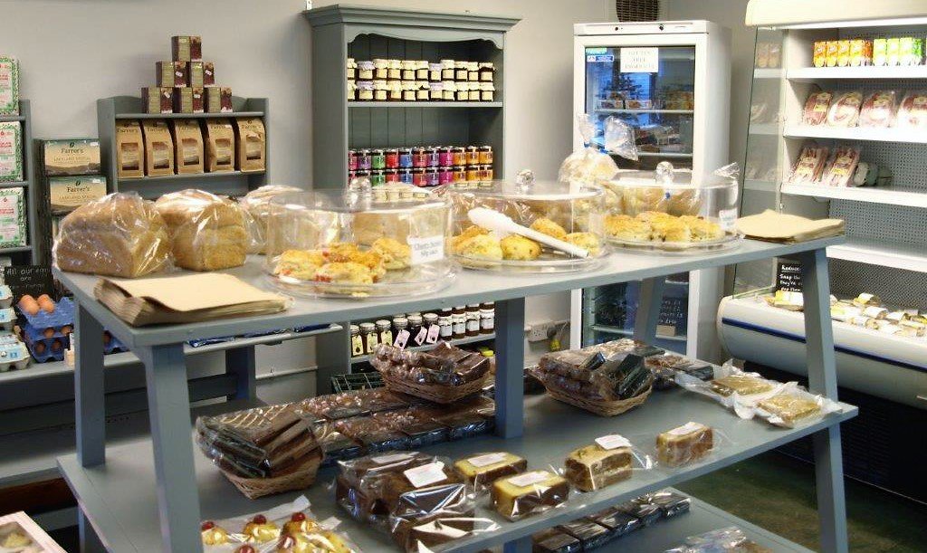 Get foodie bargains at Carleton Farm Shop closing down evening - tonight, Monday 26 June 5-7pm. Help <a href="/VistaVeg/">Lynn Barnes</a> re-home delicious food!