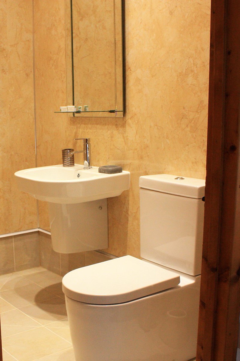 What a lovely loo! Don't forget we offer a planning and pricing service for #bathrooms as well as #kitchens... #TalkToTamar for your quote!