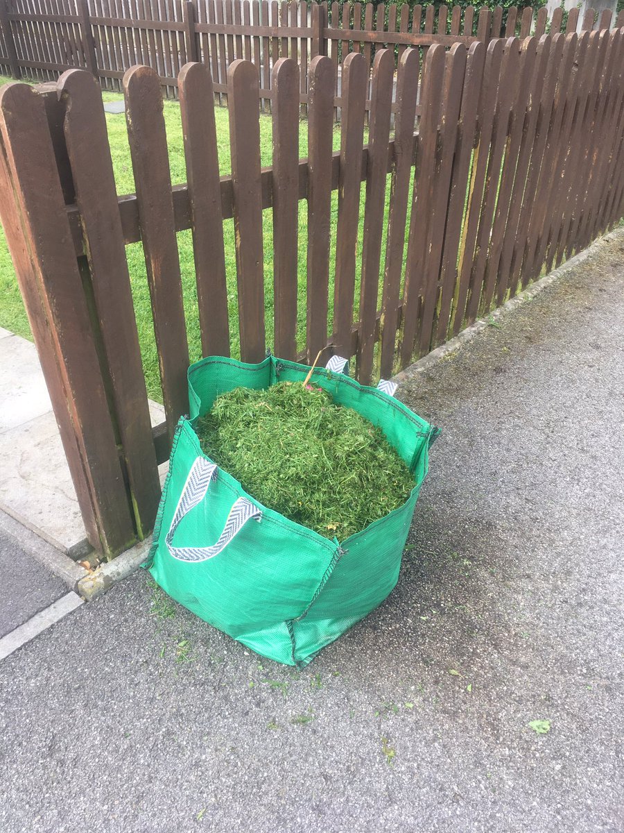 wardyballs's tweet photo. Another week, another load of grass waiting for @BridgendCBC to collect, how many weeks of grass can 1 bag hold #answersonapostcard #3sofar https://t.co/kXgNikUdTG