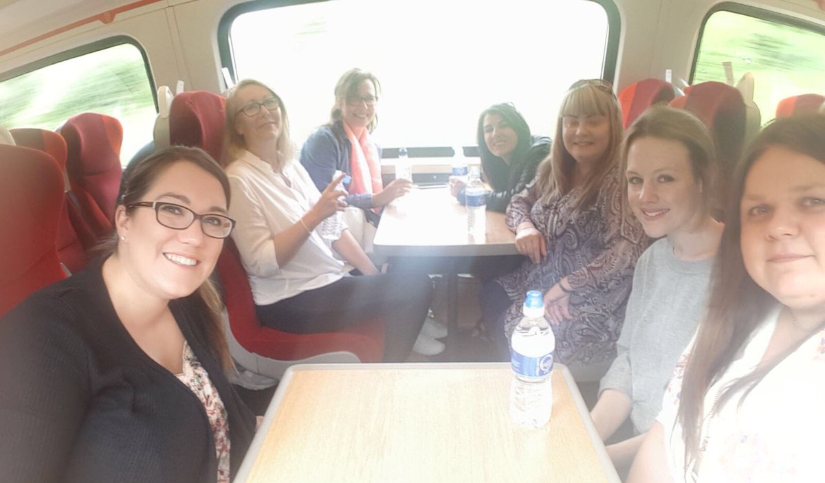hjpnurse's tweet photo. Enroute to London @ra20nurse @TraceyyyAnneee @msmash71 @Felixmillie @Cloud2Pamela #DNalternativepractice @TeesUniSOHSC @RachelDoubleday https://t.co/rxJFLsSAAZ
